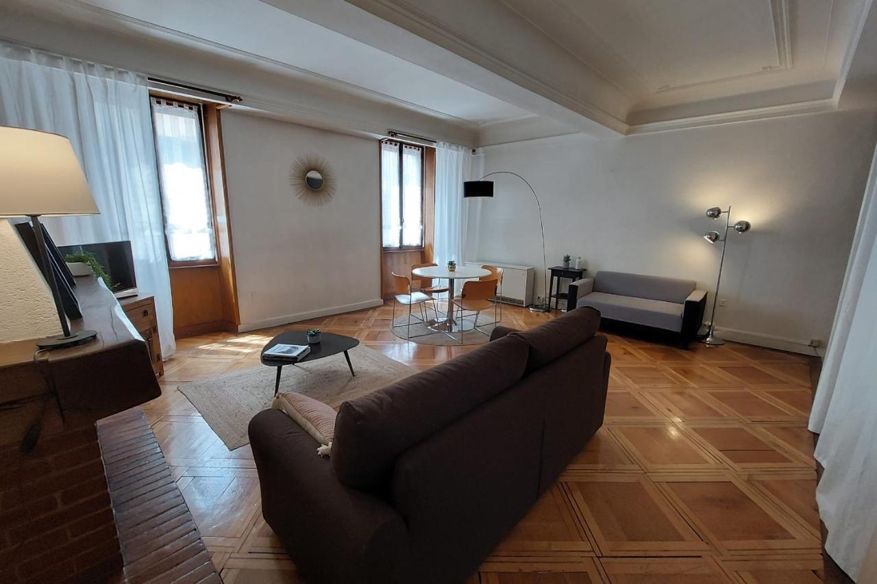 Le Vintage - Appartement En Plein Coeur De La Vieille Ville Annecy Luaran gambar